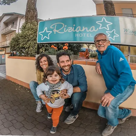 Hotel Riziana 3*