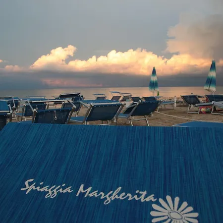 Hotell Riziana 3*